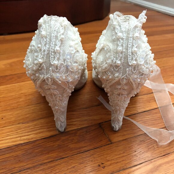 Floral Lace Wedding Shoes for Bride with Pearls and Bows IVORY - Picture 3 of 5